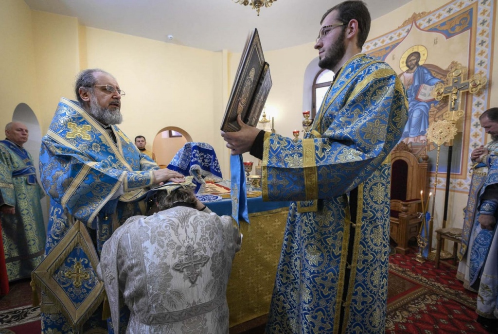 В праздник Казанской иконы Божией Матери епископ Герман совершил пресвитерскую хиротонию диакона Димитрия Белоусова