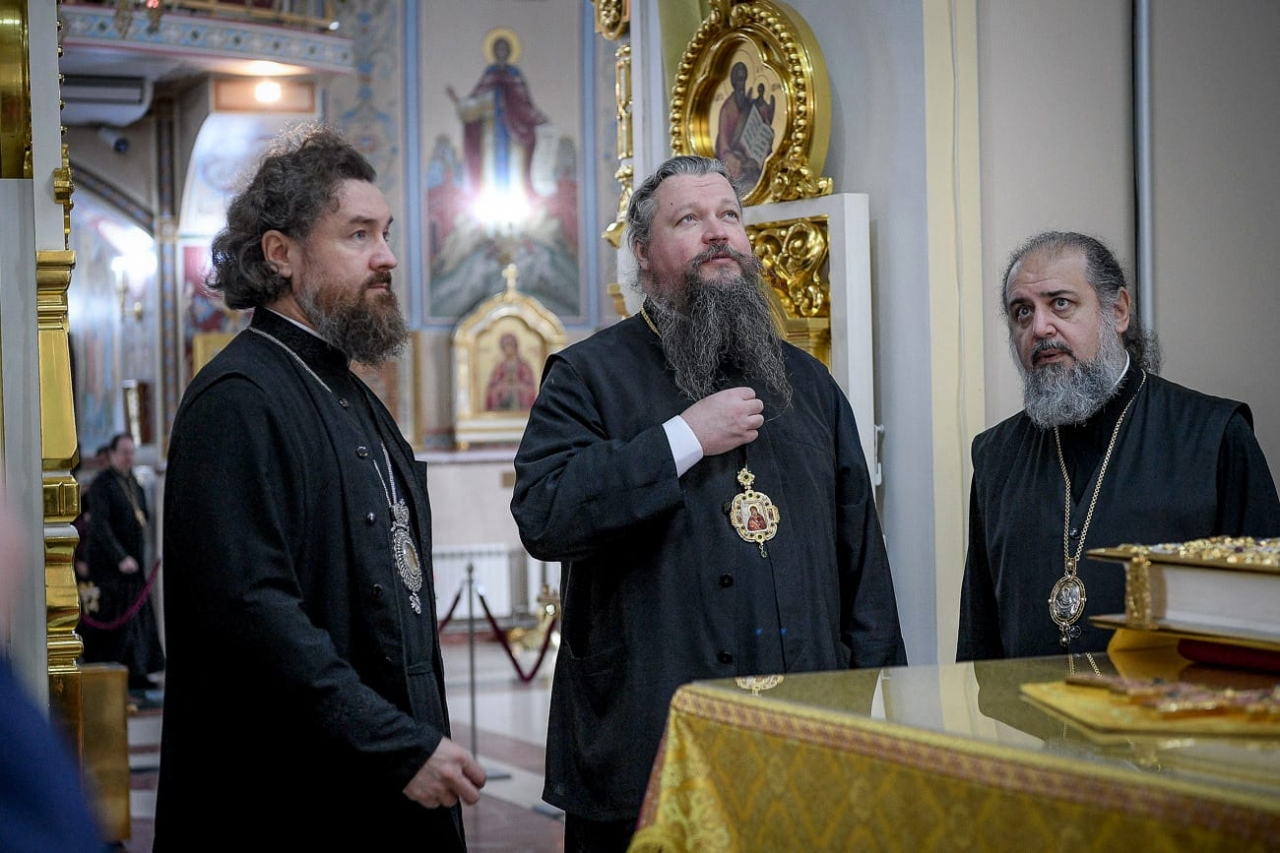 Митрополит Воскресенский Дионисий и митрополит Екатеринодарский и Кубанский Григорий посетили Кафедральный собор